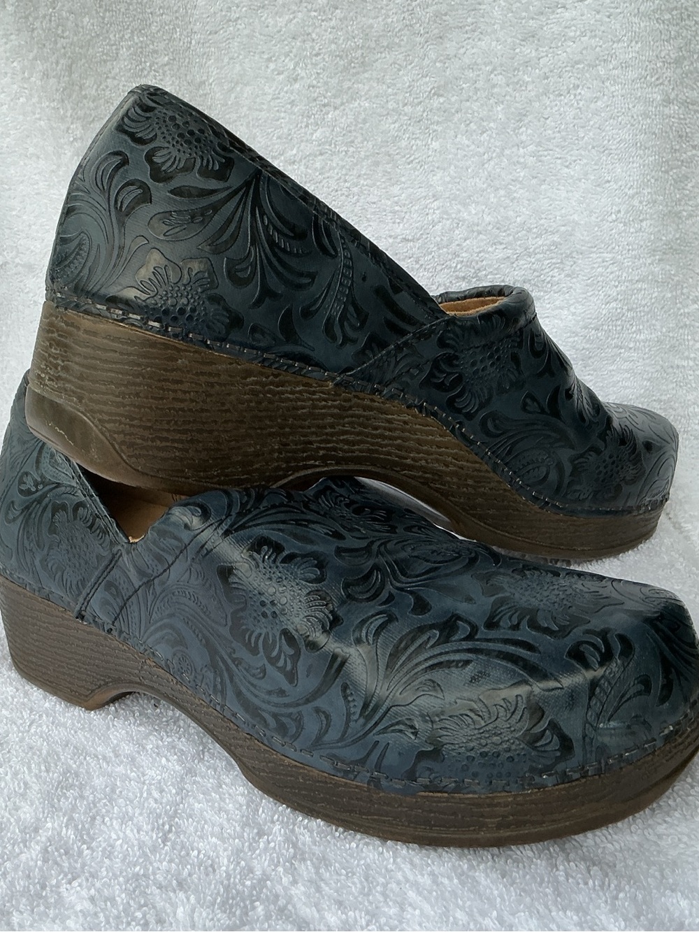 G. H. Bass & Co Dark Blue leather designed clog.